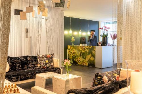 Hotel Glasgow Monceau by Patrick Hayat