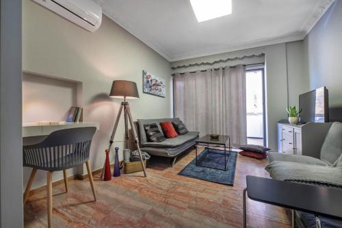 Beautiful apt in Glyfada Center, Papandreou Street