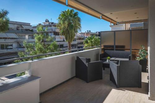 Beautiful apt in Glyfada Center, Papandreou Street