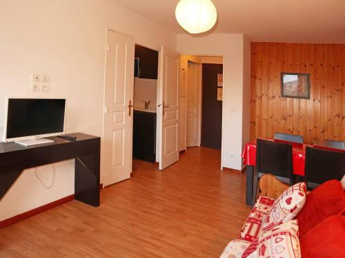 Photo de la galerie de l'établissement Appartement de standing avec piscine, sauna, hammam et wifi aux Orres 1800 - FR-1-322-130, aux Orres