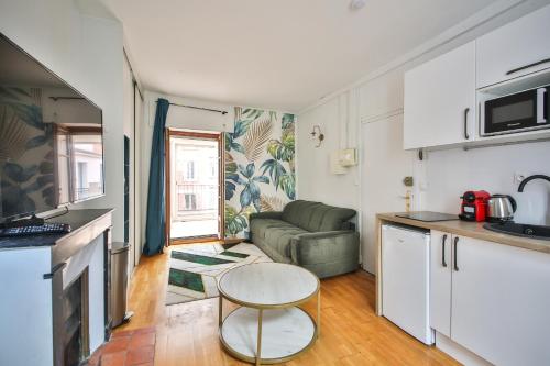 Kuchyňa alebo kuchynka v ubytovaní 21#Studio 2Pers#Sèvres-Lecourbe#Necker