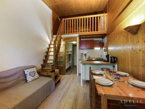 Studio mezzanine rénové 4 pers, balcon, 80m des pistes, proche commerces - Montvalezan - FR-1-398-597