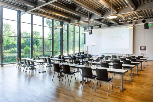 ATLANTIC Hotel Universumにあるビジネスエリアまたは会議室