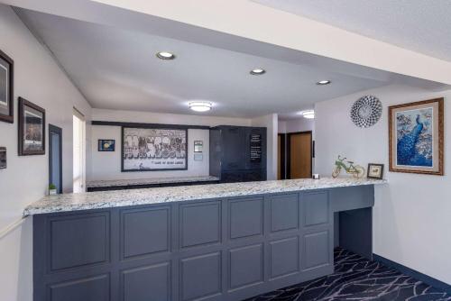 Super 8 by Wyndham Jackson MN – Photos 5