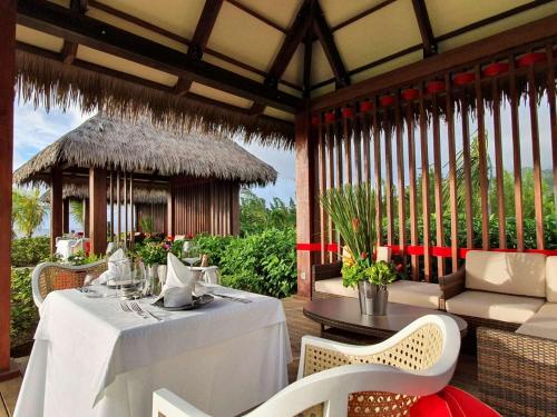 Ogród w obiekcie InterContinental Dominica Cabrits Resort & Spa by IHG