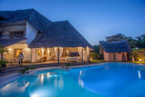 Amici House fully serviced with private pool – Photos 2