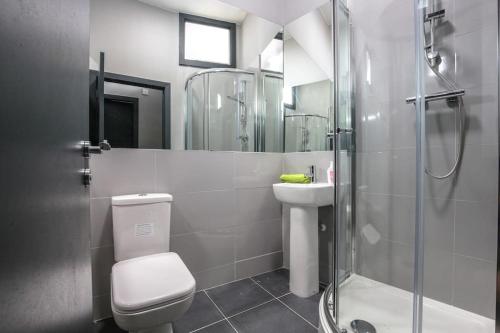 Manhattan Suite - sleeps 24! Heart of Liverpool photo 11