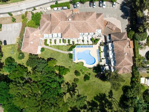 Bazén v ubytování Garden & City Six-Fours-les-Plages nebo v jeho okolí