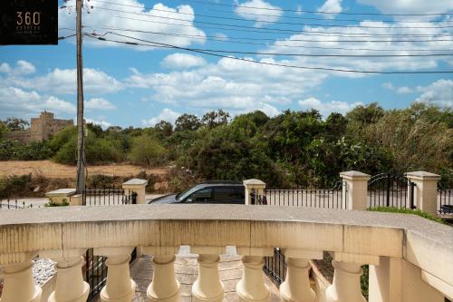 Φωτογραφία από το άλμπουμ του LUX VILLA with amazing BBQ, Pool Area & WIFI by 360 Estates σε Is-Swieqi