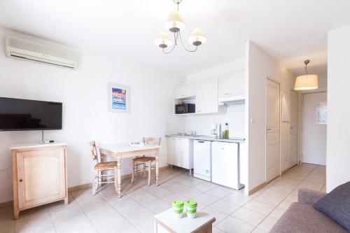 Dapur atau dapur kecil di Garden & City Les Bastides de Grimaud