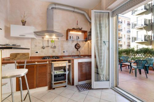 Appartamento con Ampio Terrazzo – Photos 5