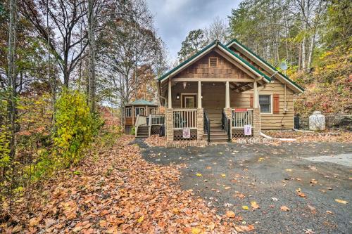 Gallery image of Grill and Fire Pit Peaceful Sevierville Cabin! in Sevierville