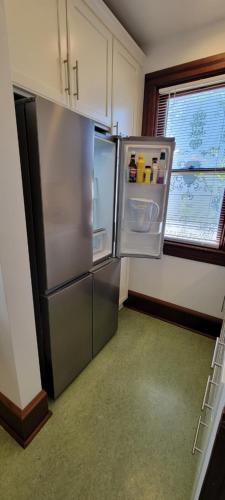 Una cocina o cocineta en Art and Lodging