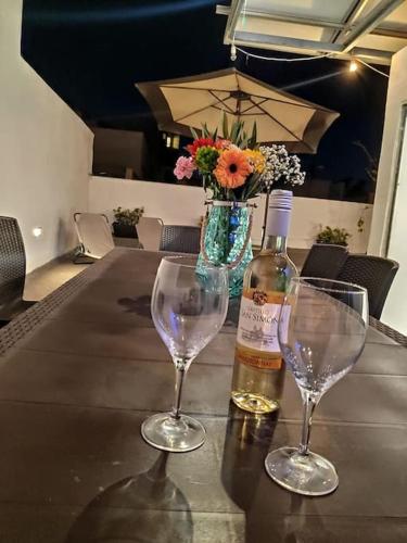 Bevande di Cheerful 3 bedroom town house with garage free parking inside or outside with back yard and roof