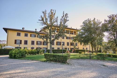 Zdjęcie z galerii obiektu Appartamento in Villa storica con parco e piscina w mieście Montelupo Fiorentino