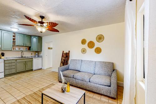 Cocoa Beach Cottages #4 – Photos 2