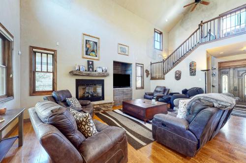 Mountain Home – Photos 2