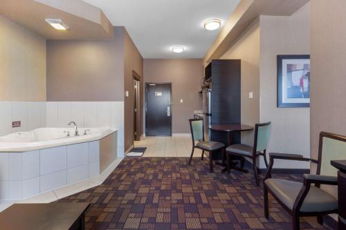 Fotografie z fotogalerie ubytování Best Western PLUS Fox Creek v destinaci Fox Creek