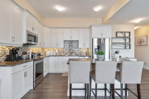 Oh What A View! 2 bed Suite – Photos 2