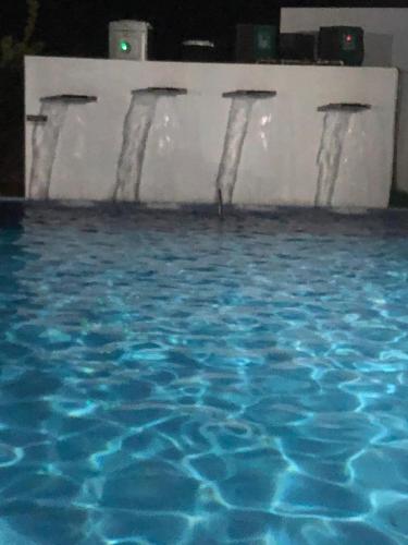 Bazén v ubytování AP do LAGO, com Churrasqueira privativa , cozinha , internet no ap, rampa barco e jet, pesqueiro - B101 nebo v jeho okolí