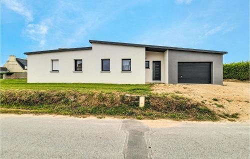 3 Bedroom Awesome Home In Plouguerneau