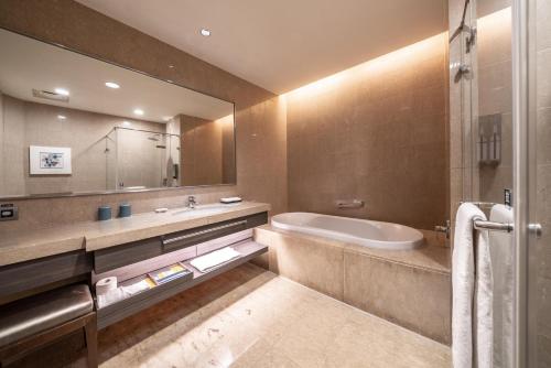 Koupelna v ubytování Taipung Suites