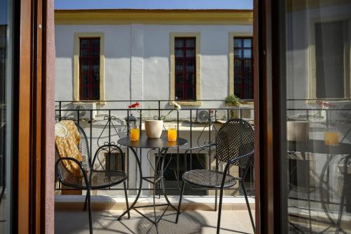 Un balcón o terraza de Minaret Suites and Apartments