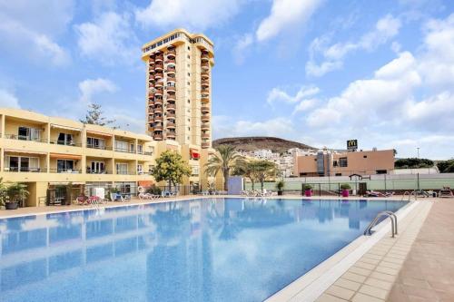 Studio in Torres del Sol Griffin near the beach