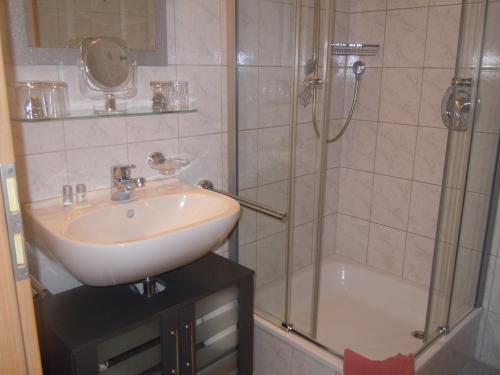 Ένα μπάνιο στο Ferienhaus Teubner