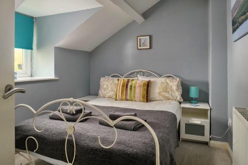 Katil atau katil-katil dalam bilik di Finest Retreats - Bodlawen Holiday House - Edge of Snowdonia
