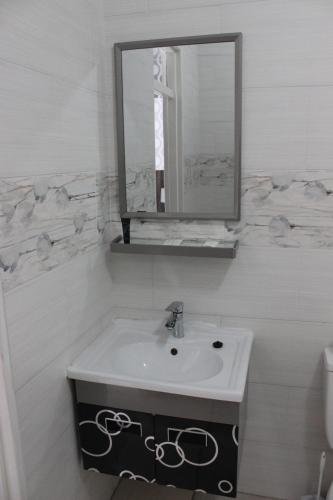 Koupelna v ubytování Platinum Hotel