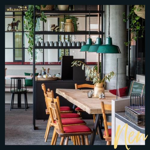 Un restaurante u otro lugar para comer en ibis Styles Nagold-Schwarzwald