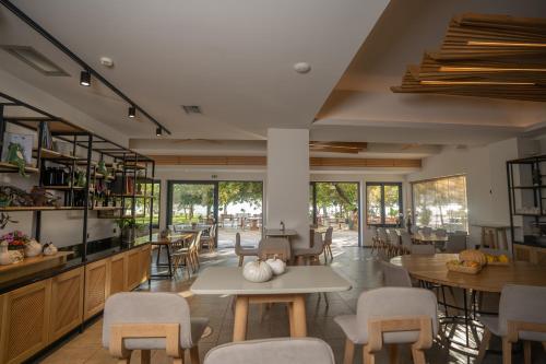 Ресторан / где поесть в Zoe Seaside Resort