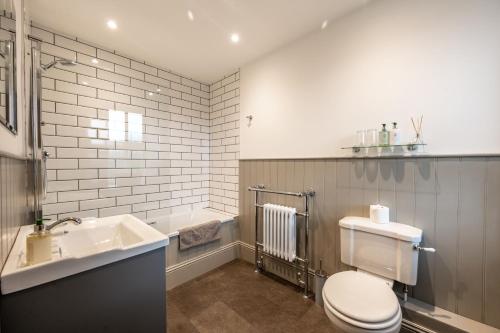 Koupelna v ubytování Corriness House