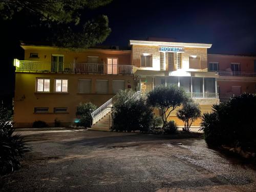 Το κτήριο όπου στεγάζεται  το ξενοδοχείο