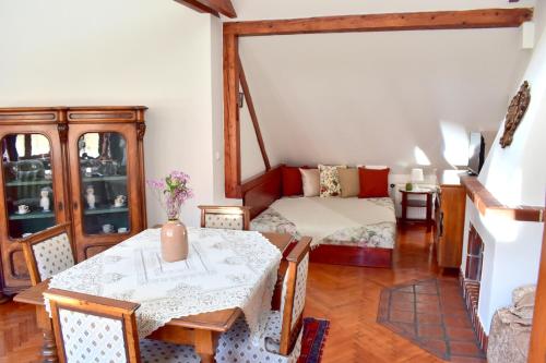 Old Town Konviktská - Bohemian Residence