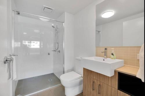 Vannas istaba naktsmītnē Airtrip Apartments on River Street, Mackay