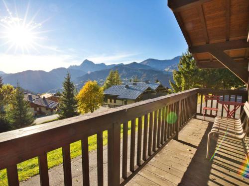 Gallery image of Chalet Cosy 8 Pers, Skis aux Pieds, Balcon, WIFI, Parking - FR-1-505-33 in Notre-Dame-de-Bellecombe