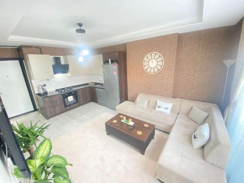 Merkezi konumda yeni dekore edilmiş şık daire