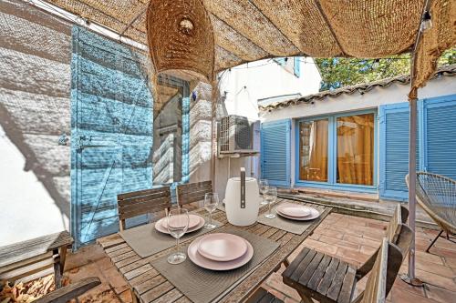 Photo de la galerie de l'établissement La TERRASSE des CARMES - TERRASSE - AC CLIM - SPACIEUX, à Avignon