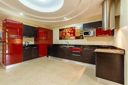 Kuchnia lub aneks kuchenny w obiekcie Mbale Resort Hotel