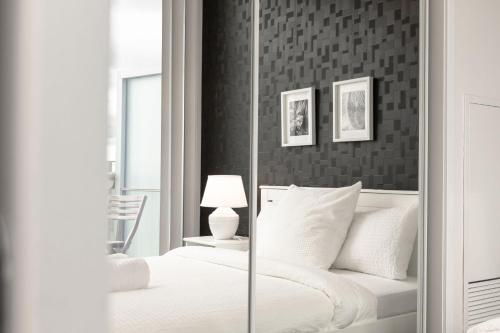 2 BDRM - Parking,CN Tower – Photos 5