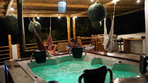 Bazén v ubytování Habitación privada en Casa Danisa Taganga nebo v jeho okolí