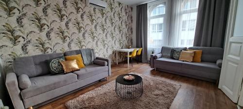 Pina Colada Apartment in the Party District