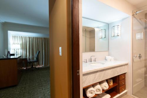 Phòng tắm tại HS HOTSSON Hotel Tampico