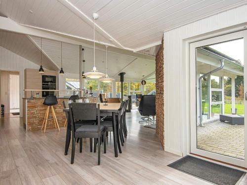 Dapur atau dapur kecil di Luxury Spa Retreat in Arrild - By Traum Ferienwohnungen