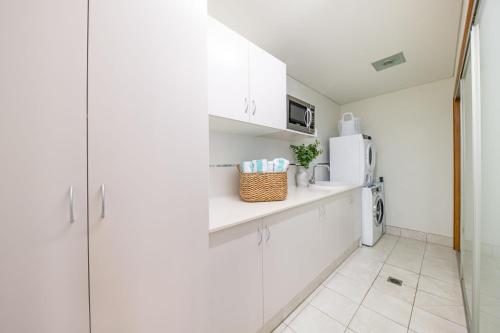 Η κουζίνα ή μικρή κουζίνα στο Holiday Haven Whitsundays