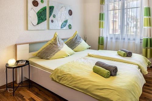 Ένα ή περισσότερα κρεβάτια σε δωμάτιο στο Ferienwohnung Stachel B