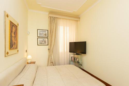 Piemonte Deluxe by Rental in Rome