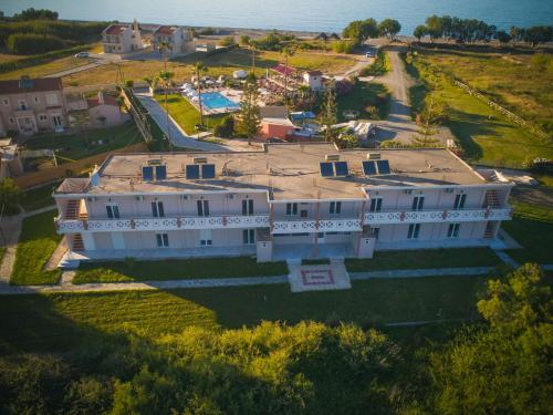 Bazén v ubytování Odos Oneiron Tavronitis Bay nebo v jeho okolí
